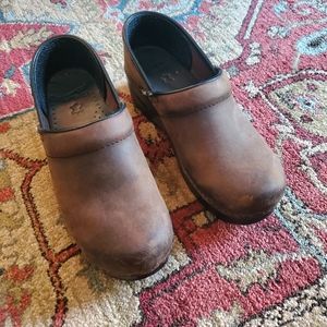 Dansko Clogs Distressed Brown 38